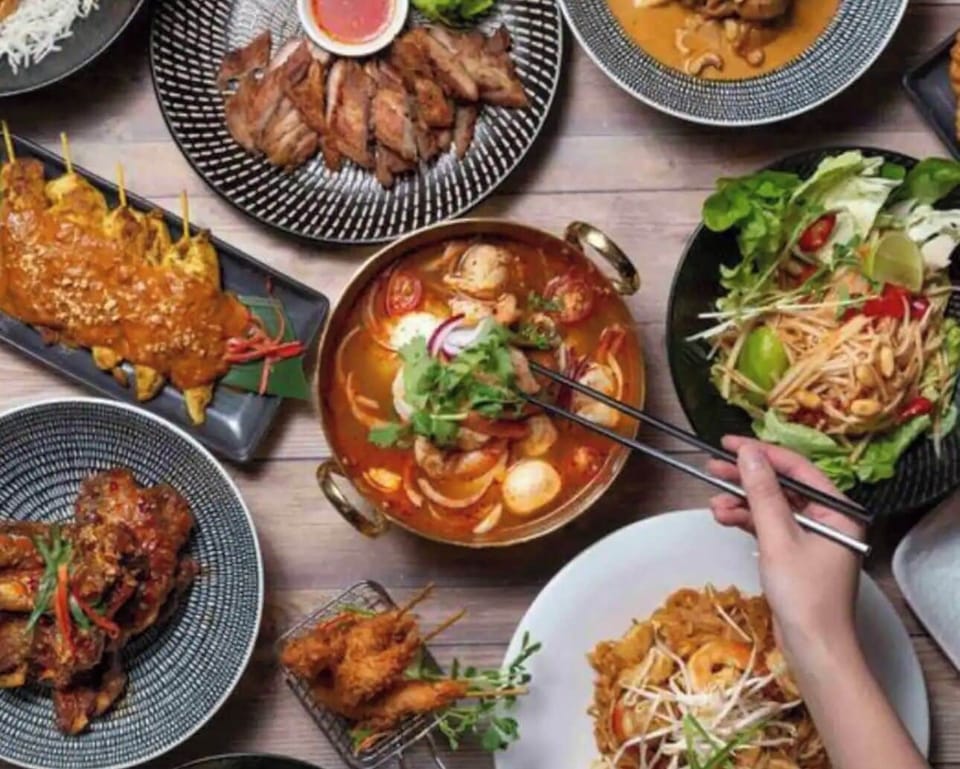 Village Thai (3 min drive)