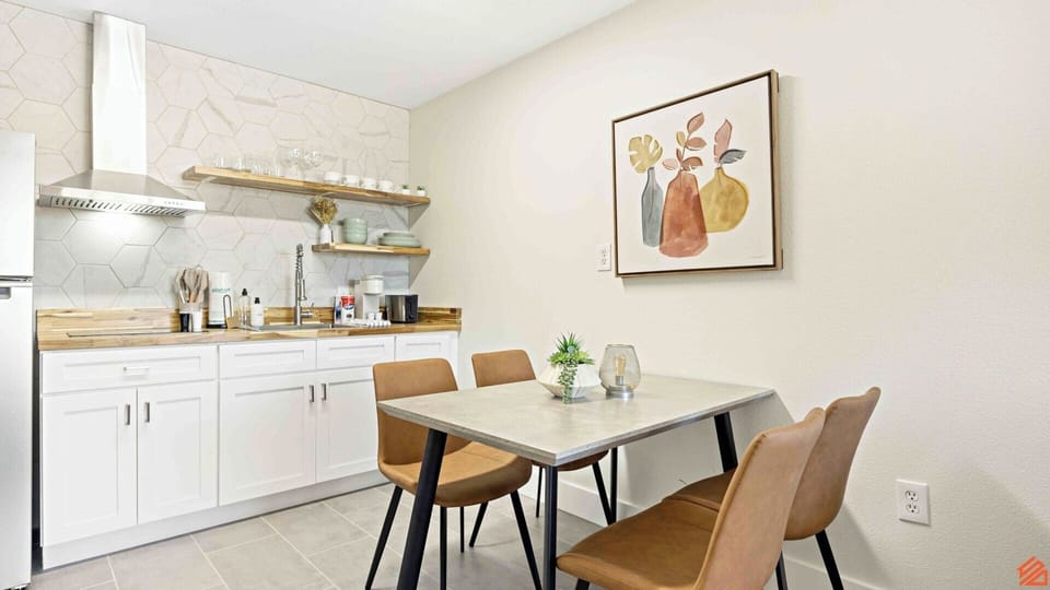 Perfect area to eat!