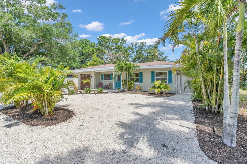 This private oasis is sure to be the vacation you have been dreaming of. 