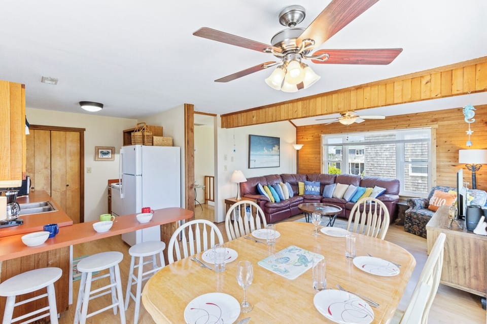 Top Level Dining Area