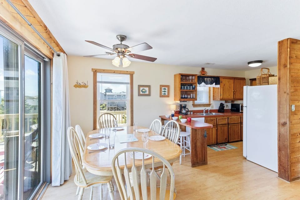 Top Level Dining Area