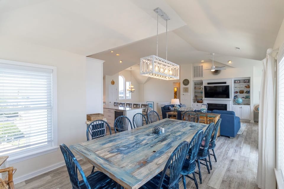 Top Level Dining Area