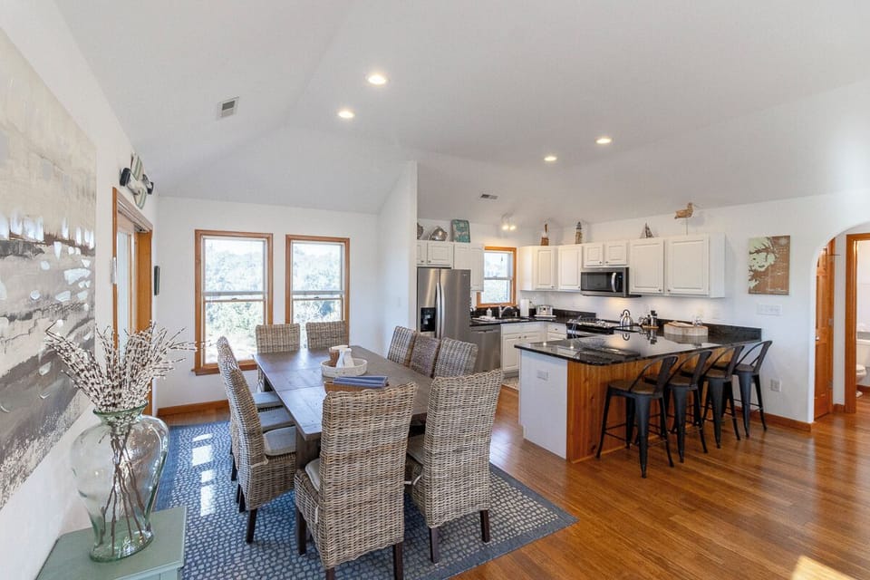 Top Level Dining Area