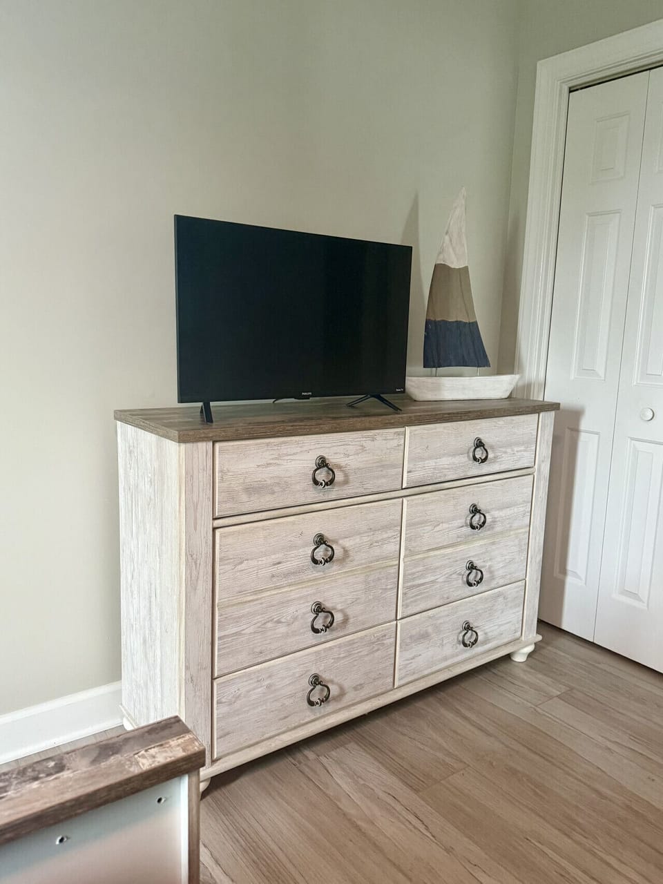 *New Addition* Smart TV