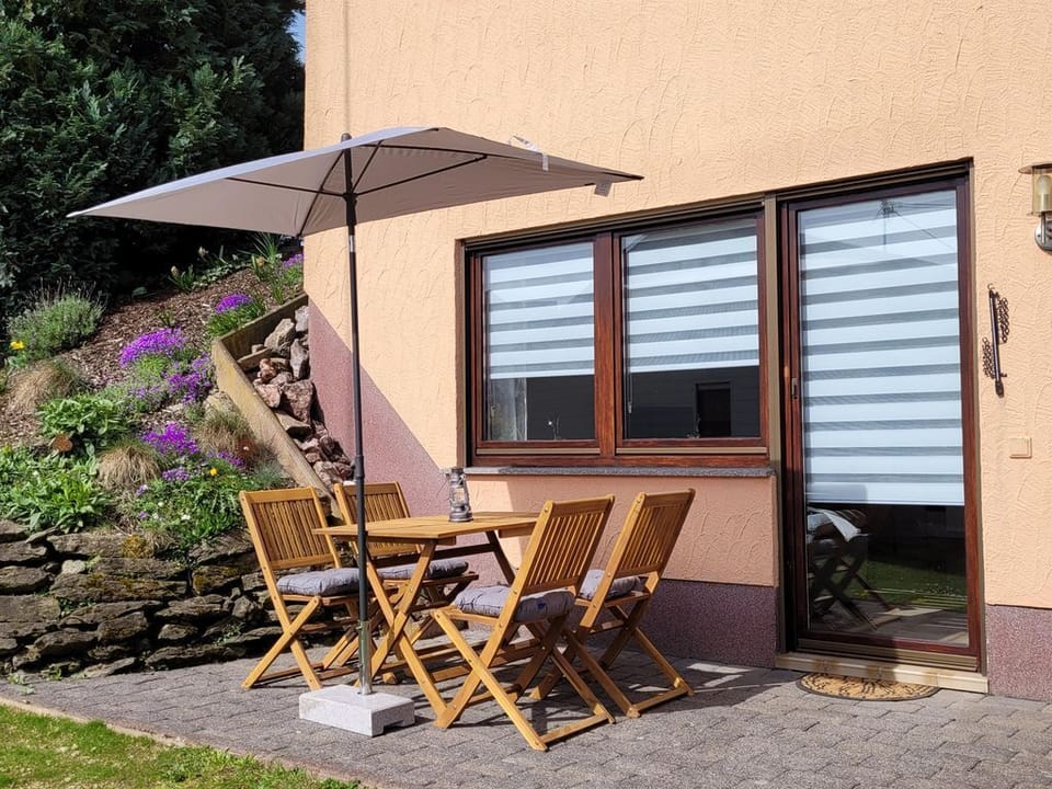 Vacation apartment "Landblick" - apartment/flat, shower and bath, WC, non-smoking Apartment in Trier-Saarburg