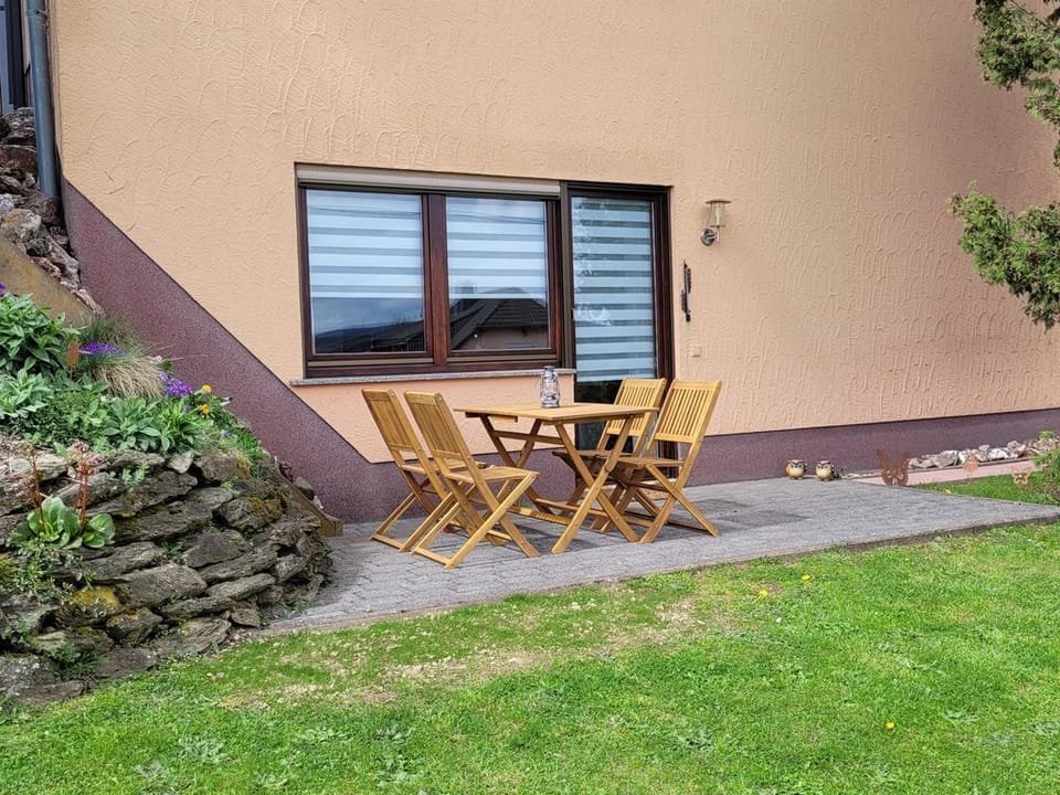 Vacation apartment "Landblick" - apartment/flat, shower and bath, WC, non-smoking Apartment in Trier-Saarburg