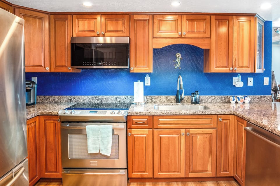 Fully Stocked Kitchen
