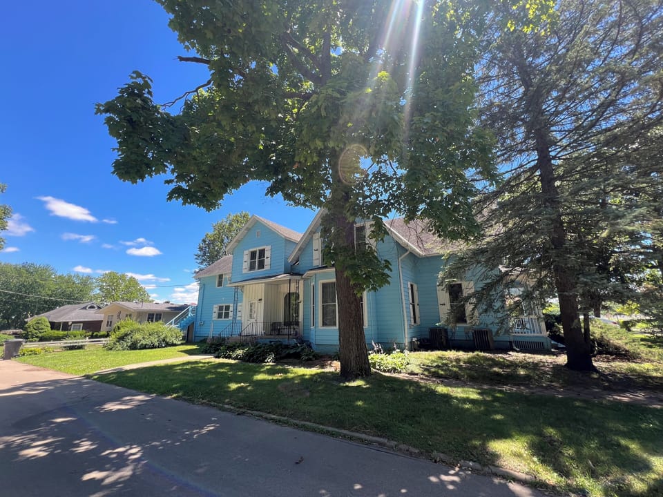 side view and streeet parking