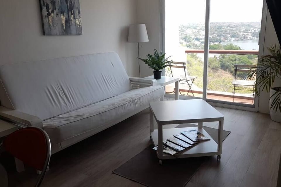 daa27879-3613-41ab-ba6a-78eb7034359c