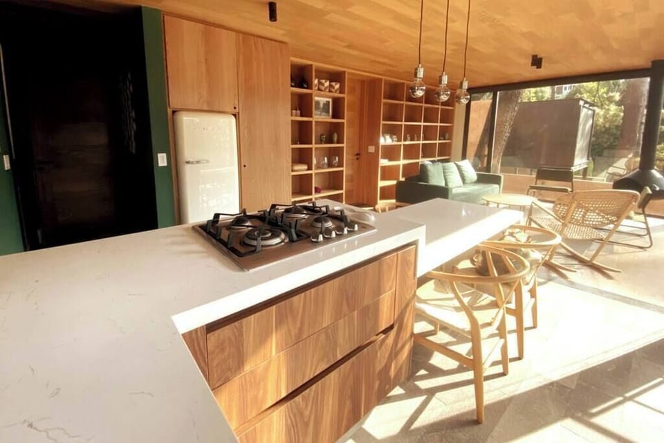 Cocina equipada y desayunador