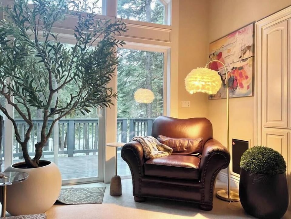 Livingroom reading corner