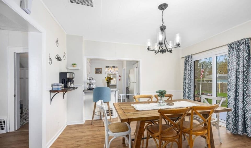 Dining room with additional table & chairs for 14 guests