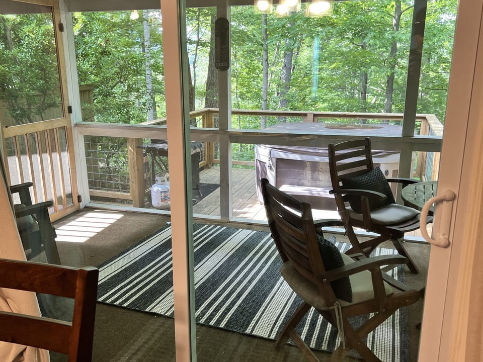 Screened in Porch