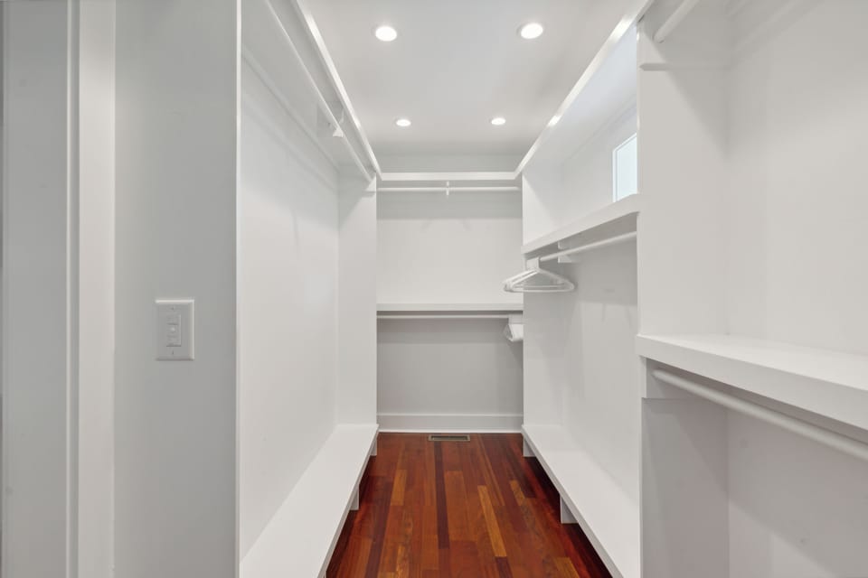 Walk-in closet