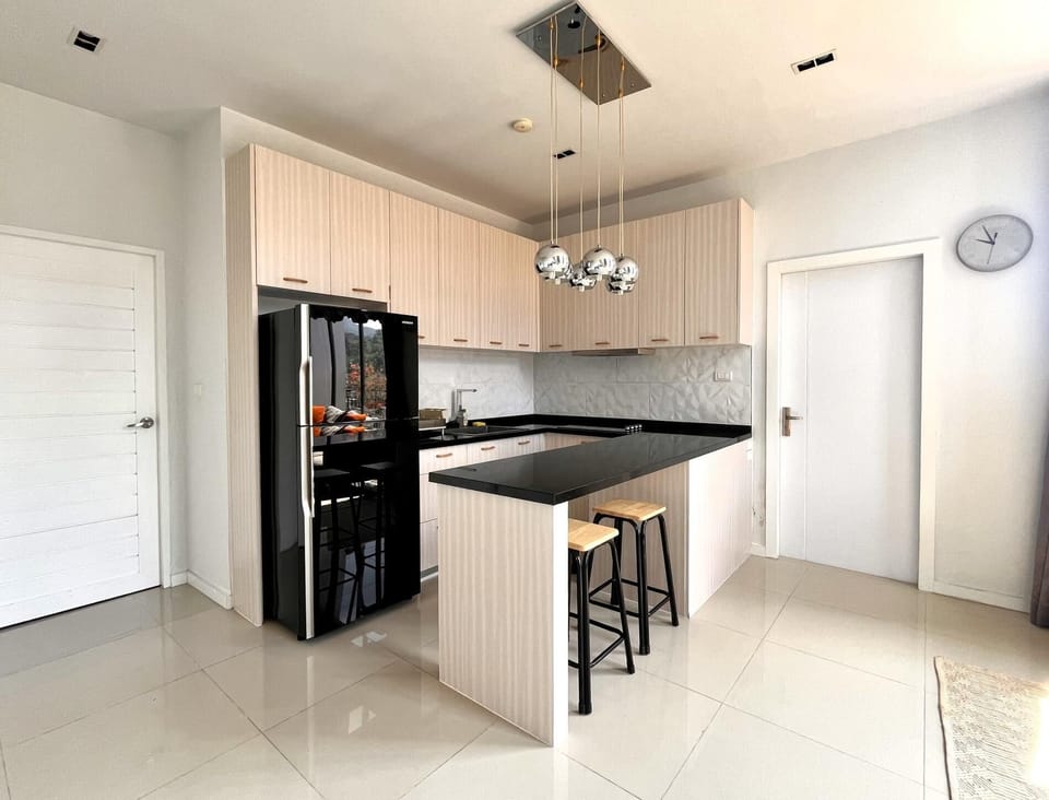 Panoramic mountain view penthouse at Icon Park (13864)