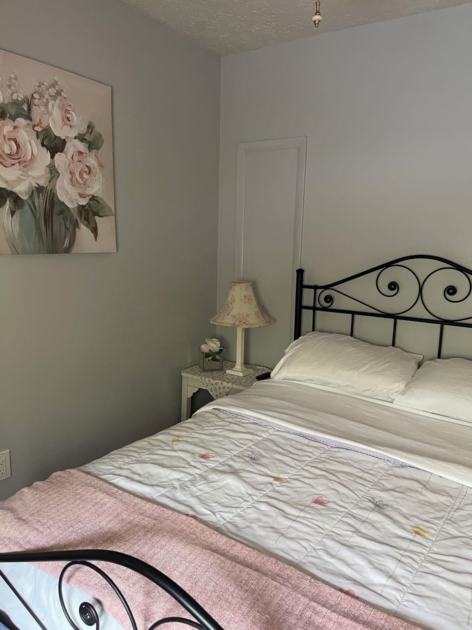 1 fl bed full bed smart YV air conditioner 