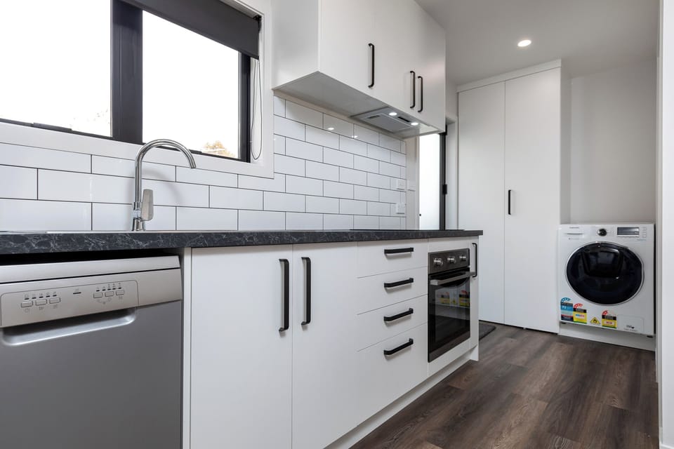 Oven, hobs, dishwasher and washing machine/dryer combo