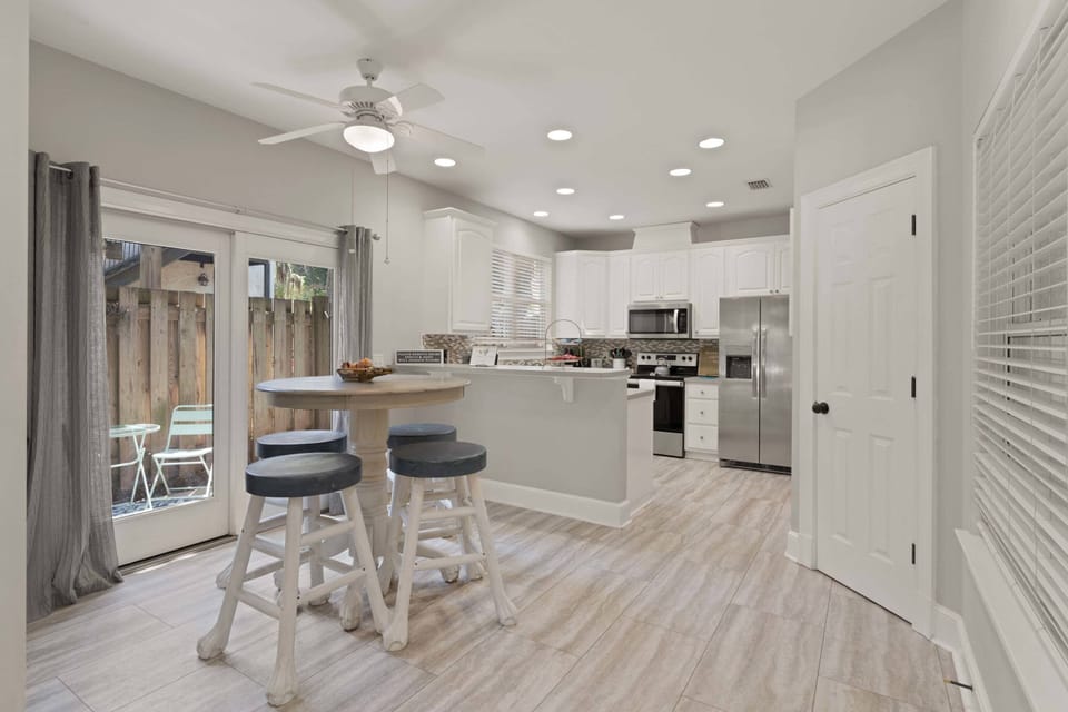 Breakfast nook