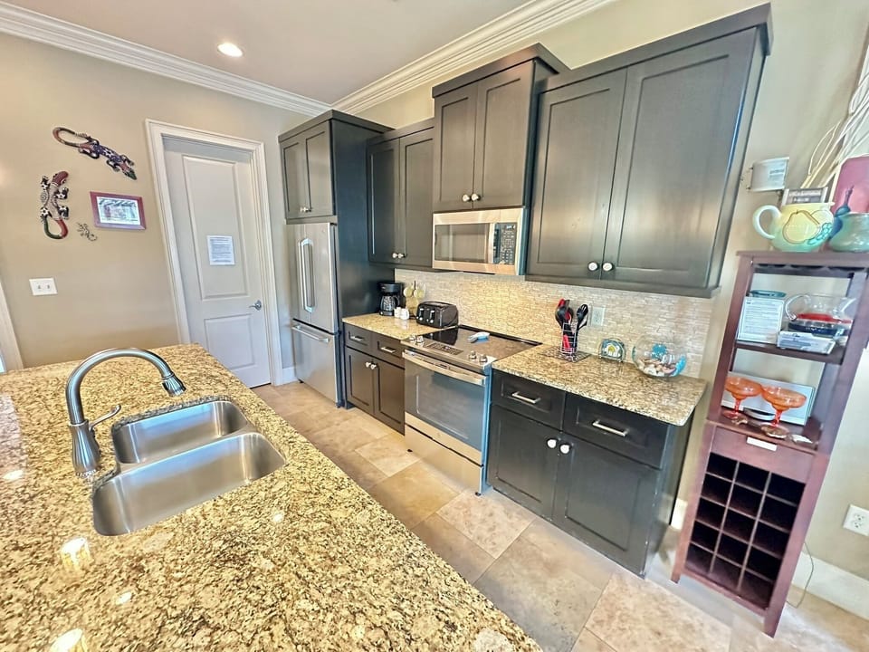 Fully Stocked Kitchen