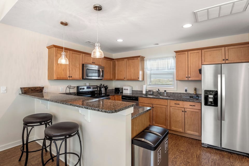 CB23: Stella Blue | Top Level Kitchen