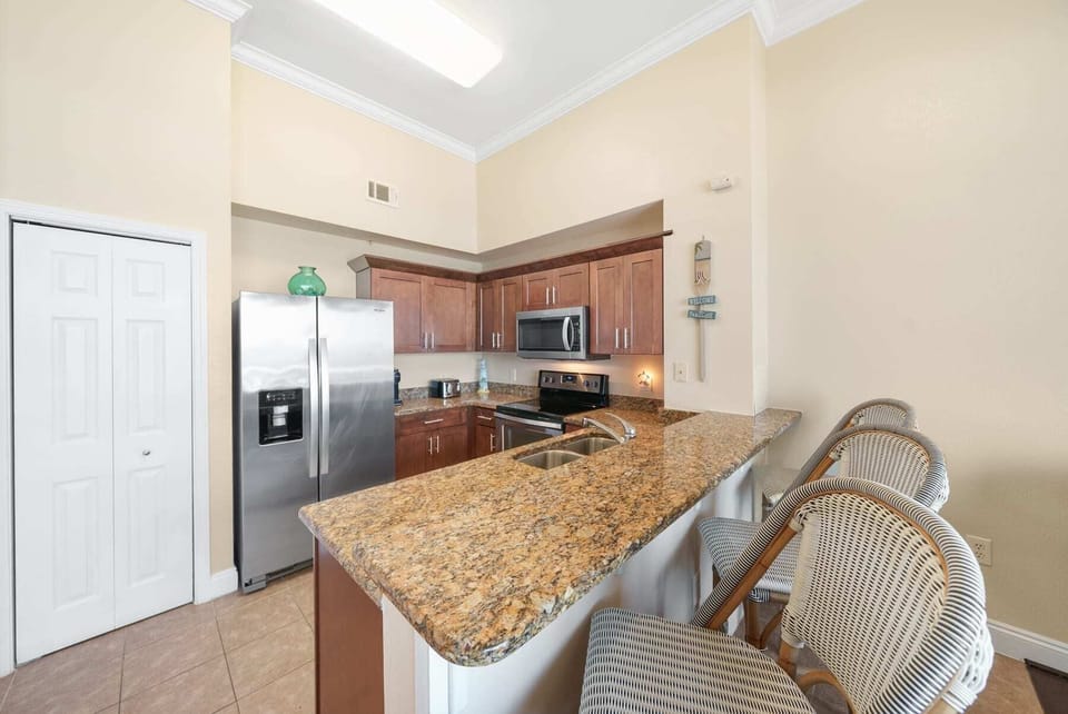 Fully equipped kitchen with everything you need for those eat-in nights!