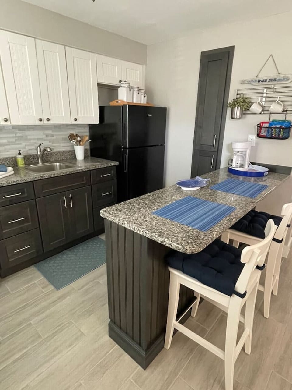 Full kitchen with all ammenities