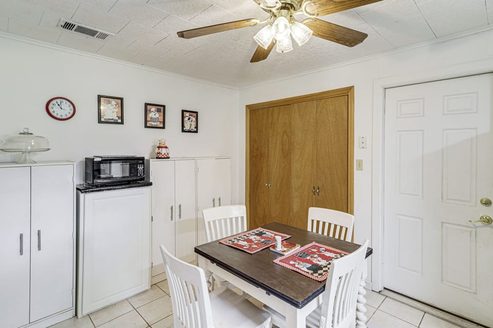 Breakfast Nook