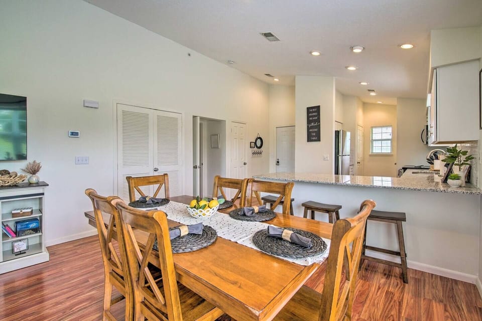 Dining with Seating for 9