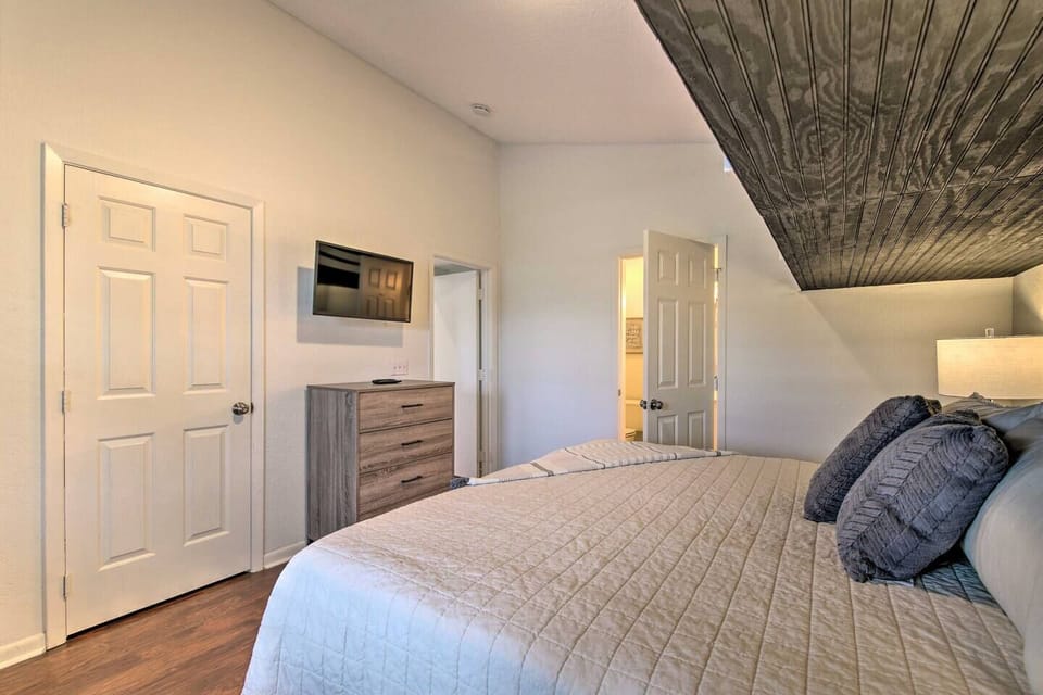 King Bed and Smart TV