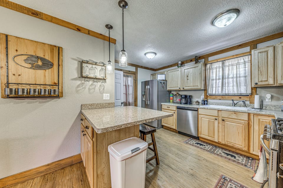 Kitchen | Cooking Basics | Keurig & Drip Coffee Maker | Main Floor