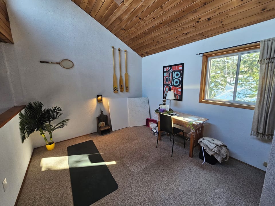 Loft Space on 2nd floor overlooking living room. 