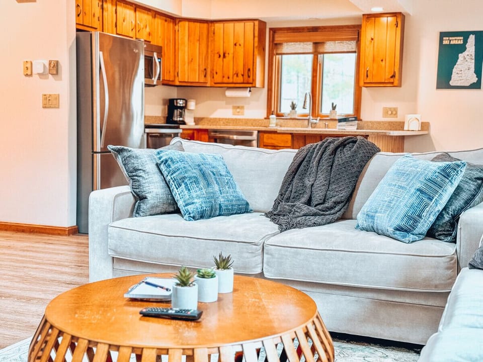Inviting and Comfortable Living Room