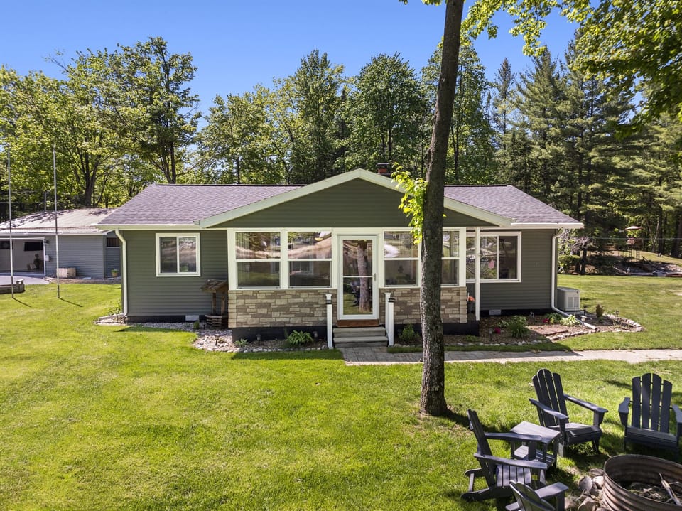 Lakeside Lodge