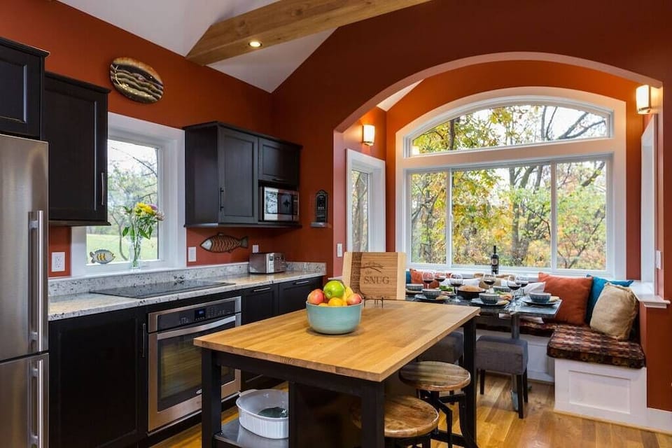 Fully stocked kitchen and dining nook