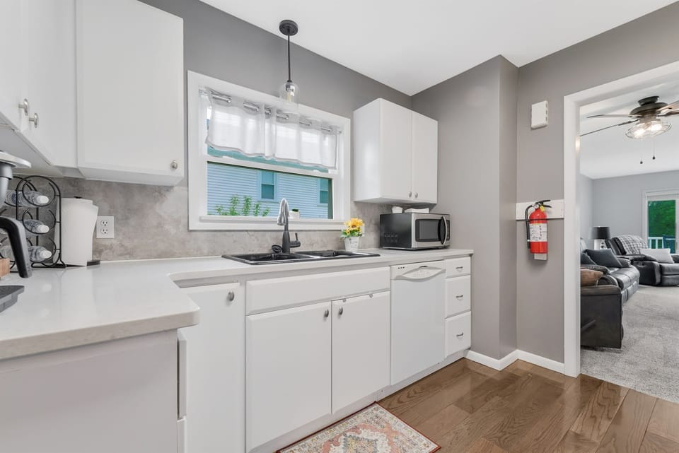 Full Kitchen with Gas Stove