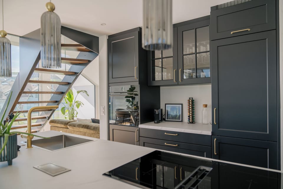 Full kitchen with super fast induction stove