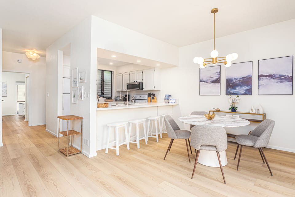Versatile seating options in dining room