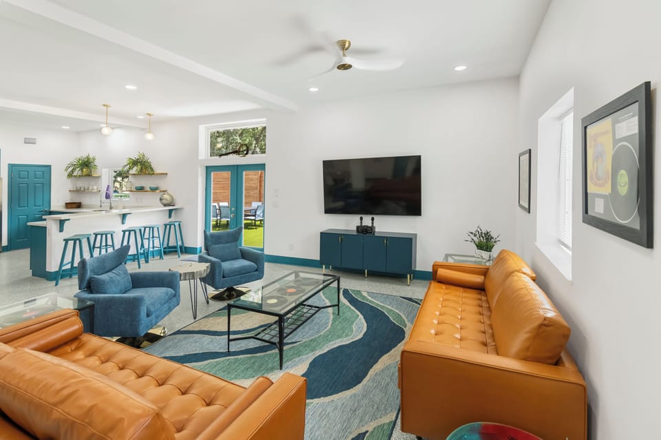 Welcome to the house of your dreams! Let our home be the perfect base for you.