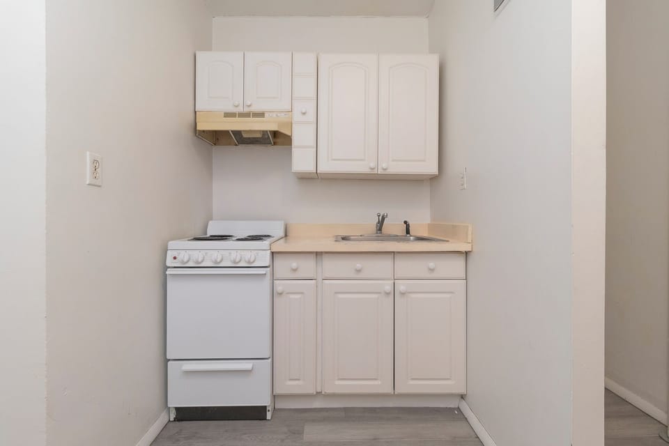 2-Kitchen-Entrance(2)