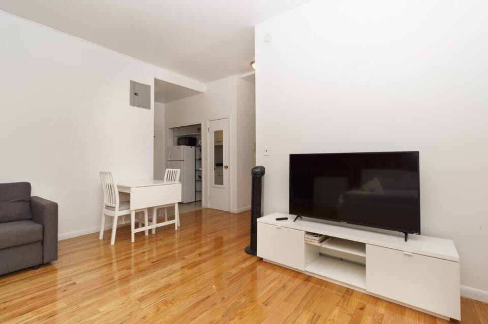 1-MainRoom(8)
