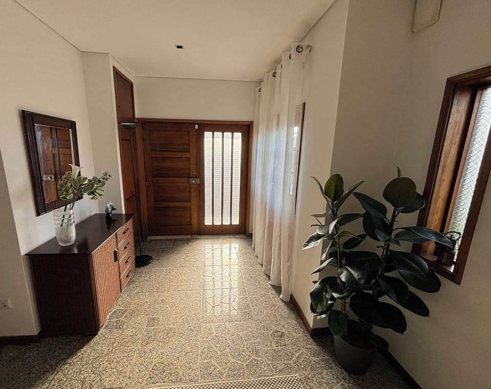 Hall Entrada