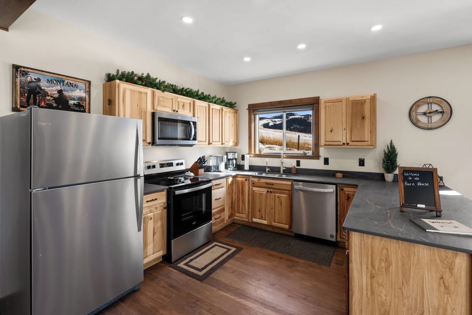 Fully equipped kitchen with everything you need for your culinary adventures.
