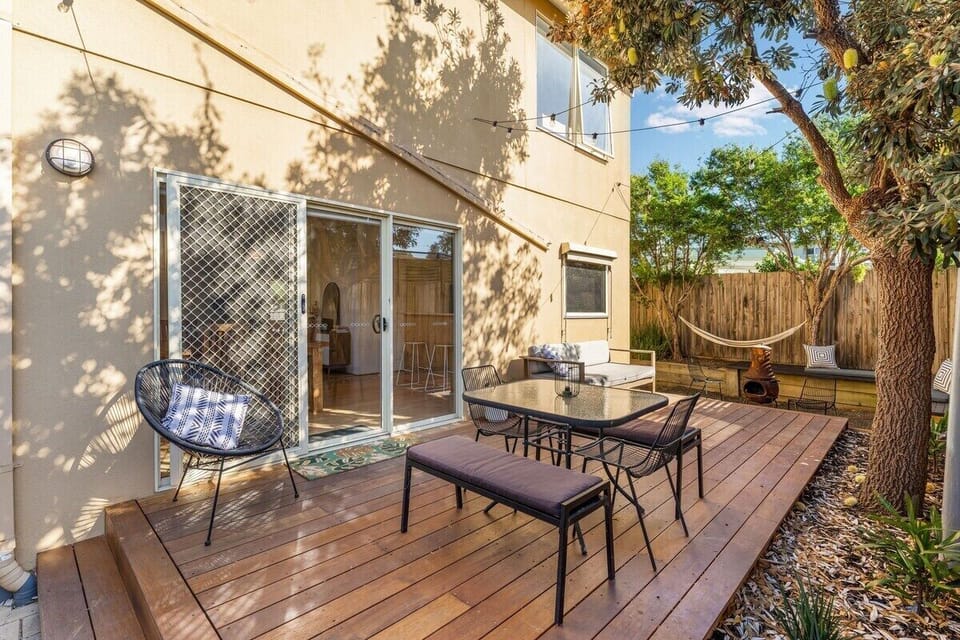 Outdoor deck