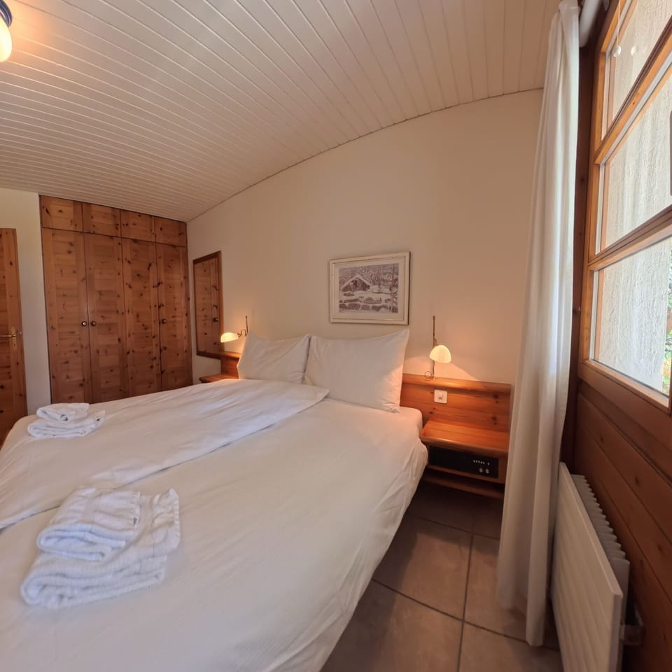 Bedroom with a double bed