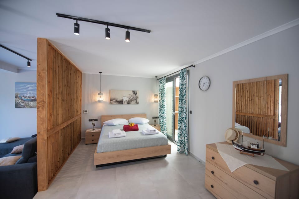 Independent apartment open plan bedroom