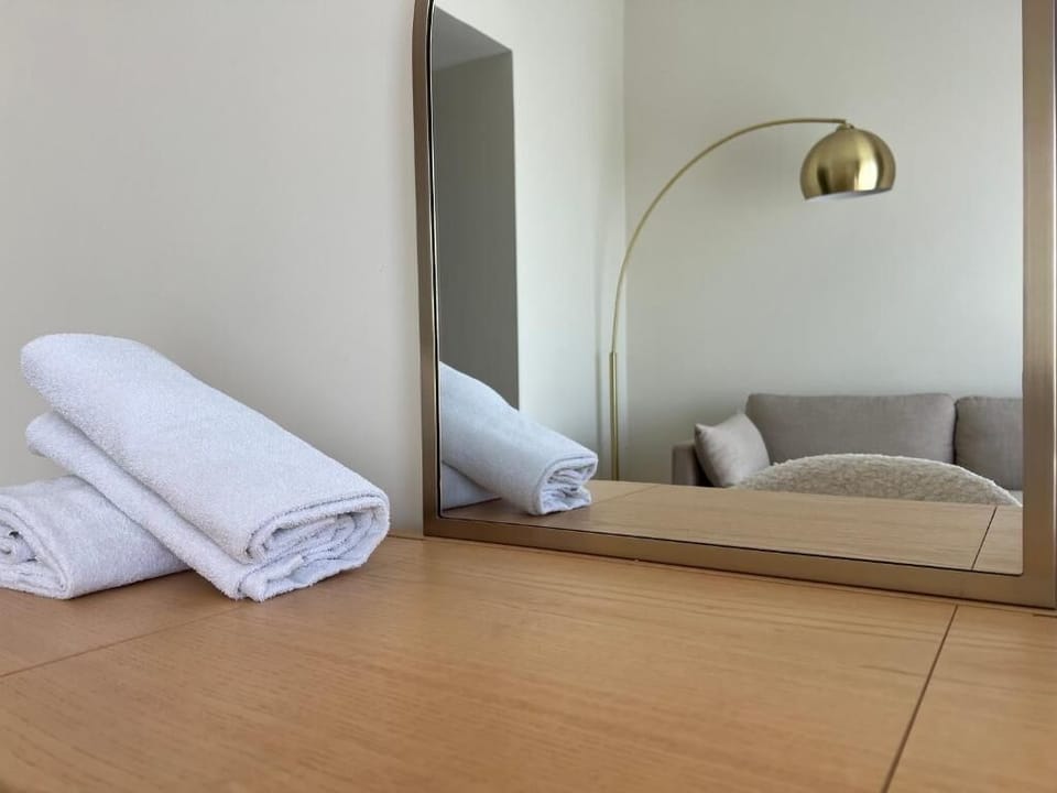 Unit with Queen Bed