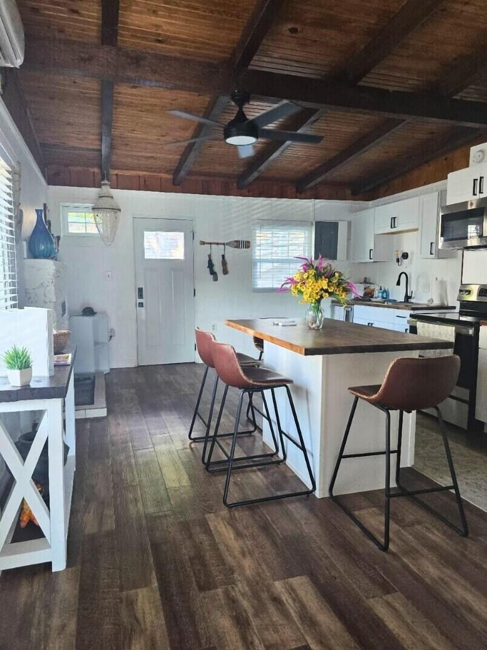 Granary‑house‑kitchen‑island‑bar‑stools
