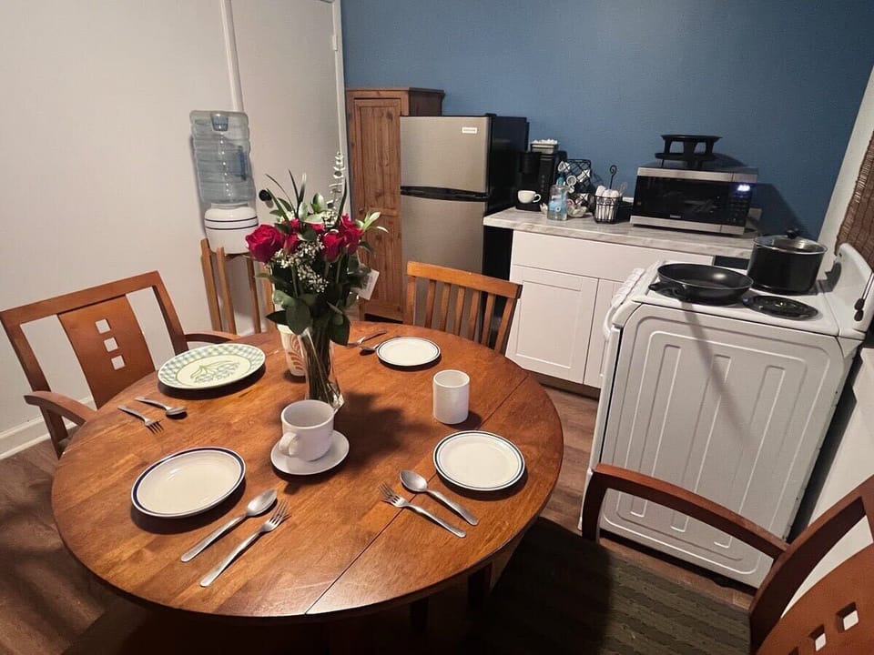 Dining Area in kitchenette