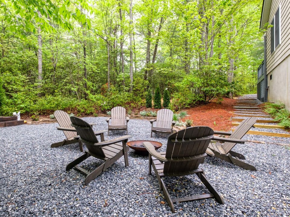 Outdoor firepit