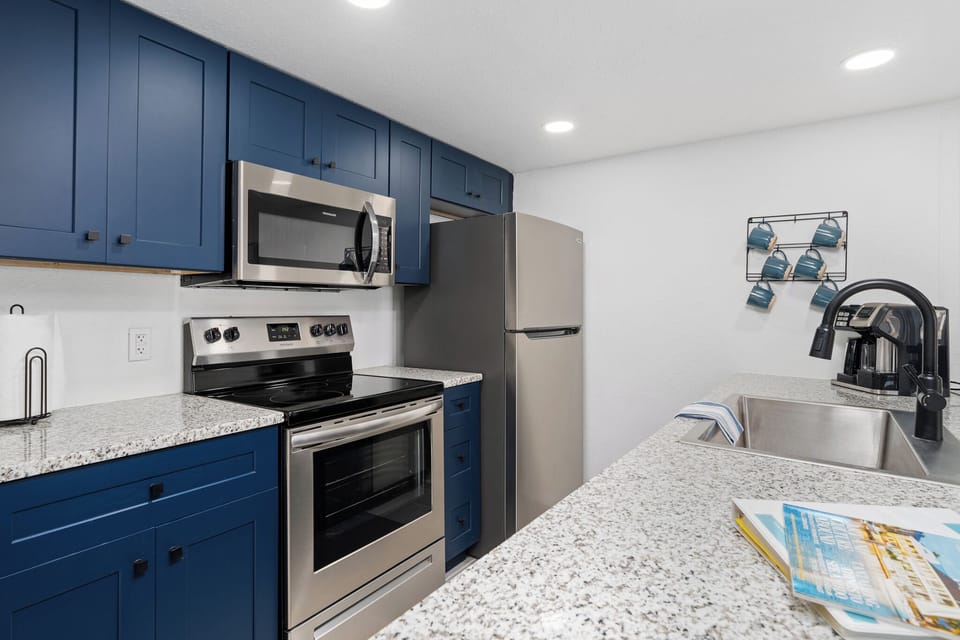 Fully equipped Kitchen with everything needed to make a home cooked meal!